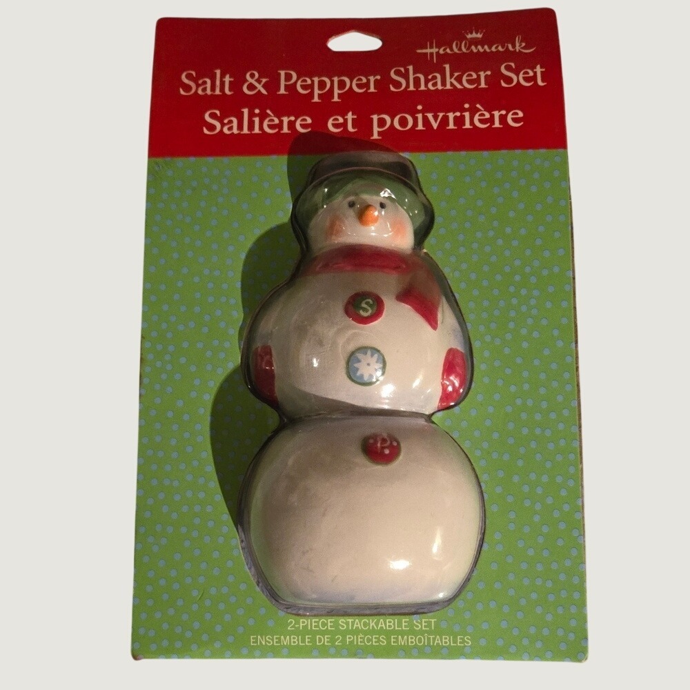 Hallmark New Snowman Stackable Salt & Pepper Shaker Set Holiday Decor